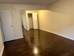 NO FEE Spacious 1st FL 1BR,H+HW,Big Rooms,2 Blks Blvd East
