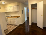 NO FEE Spacious 1st FL 1BR,H+HW,Big Rooms,2 Blks Blvd East