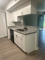 Fantastic neighborhood! Great 2 bed, 2 bath, 975 Sq Ft!
