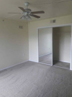 Your dog or cat is welcome! Amazing pet-friendly 1 BR / 1 BA!