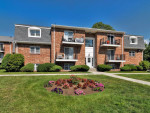 Exquisite courtyard and garden views at Pine Grove