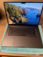 15 inch MacBook Air (M2) Midnight color. 2023.