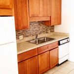 2/1 Bdr Apt with Private Patio