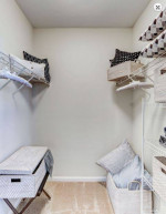 Lovely 1 Bedroom Apartment-- Great Location!
