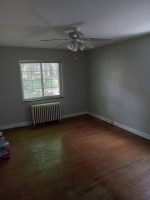 GREAT HYDE PARK LIVING @ LOWER PRICES!