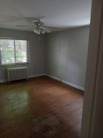 GREAT HYDE PARK LIVING @ LOWER PRICES!