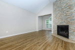 2/bd, On-site Maintenance, Vaulted Ceilings