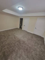 Just minutes from the college! Walk to campus!