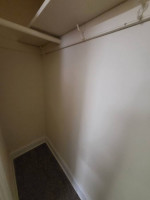 Just minutes from the college! Walk to campus!