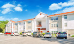 Luxurious 2 bed / 2 bath with washer and dryer included