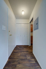 Available for immediate move in! 2B1B! 2nd floor!
