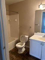 3 bedroom 2 Bath in unit laundry right here in Waterford!!