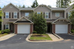 Amazing 3 Bed, 2 Bath with public transit access! 1385 Sq Ft!
