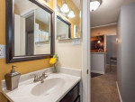 2/BD, Resident Car Wash, Convenient Interstate Access
