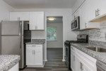 Don't let this fabulous 3 bed 2 bath apartment get away!!