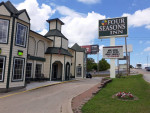 WE LOVE SMALL PETS!  FOUR SEASONS INN-BRANSON!!!