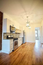 Spacious 3BR Gem Near Newkirk 2,5! 🏡✨