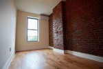 Spacious 3BR Gem Near Newkirk 2,5! 🏡✨