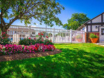 Beautiful, mature landscape, Online resident portal