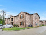 Hardwood Floors, Washer/Dryer, Seasonal Pool, Fully Equipped Kitchen