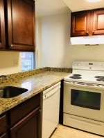 1BR Apartment - W/D in Unit, Fireplace, & Upgraded Kitchen!! Available