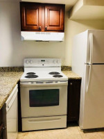 1BR Apartment - W/D in Unit, Fireplace, & Upgraded Kitchen!! Available