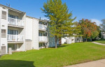 Pet-Friendly 2-BR with private Balcony Your Furry friend's Dream Home!