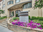 Bright, Beautiful 420 sq ft Studio in Washington now showing!