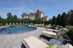 Don't let this fabulous 3 bed 2 bath apartment get away!!