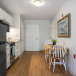 Beautiful and bright Studio ba! Don't miss out on this stunning view