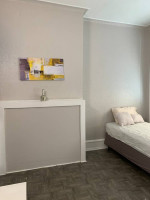 Large Renovated Studio on N 16th St AVAILABLE