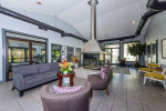 A touch of modern living: 3 BR, 1400 Sq Ft.