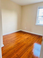 We're right on the bus line! Great 514 sq ft 1 bed, 1 bath!