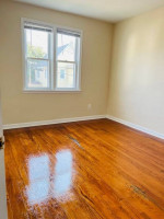 We're right on the bus line! Great 514 sq ft 1 bed, 1 bath!