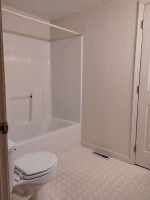 2 bedroom, 1-1/2 bath, close to WVU hospital