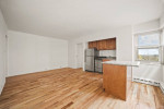 Near Rogers Park 2nd 3rd mo FREE, Lakeviews, Doorman, Garage, Gym