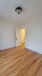 1 Bed-Heat Included (900sq ft)-Great Location