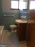 1-bed, 1-bath  Semi-modern Apartment In Philadelphia