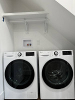 Available for rent 3 bedrooms , two level apartment in Farmingdale