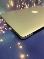 Apple Macbook Pro A1398 15.4" Quad Core i7 2.5Ghz 16G 512GB SSD 2015