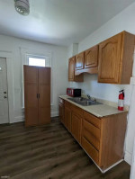 2BR/1BA Duplex with In-Unit Washer/Dryer and Scenic River View!