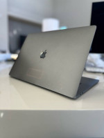 2017 MacBook Pro 15" Core i7 16GB Ram