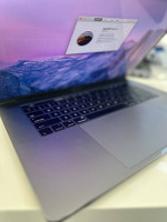 2017 MacBook Pro 15" Core i7 16GB Ram