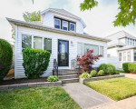 !Newly renovated 3-bedroom, 2-bath apartment for rent!