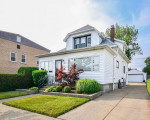 !Newly renovated 3-bedroom, 2-bath apartment for rent!