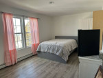 single room for rent (read description)