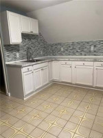 +**+On point Beautiful 2 bedroom , 1 bath bungalow*!!