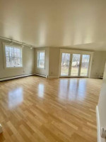 **Beautiful 2 bedroom 2 full bath Townhouse--Now available for April1.