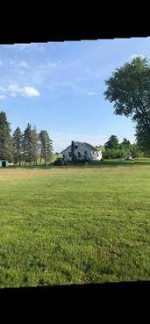 Small house in country setting for rent