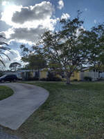 *Pet friendly! 3 miles to Englewood beach